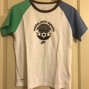 Nike T-shirt, Youth Large